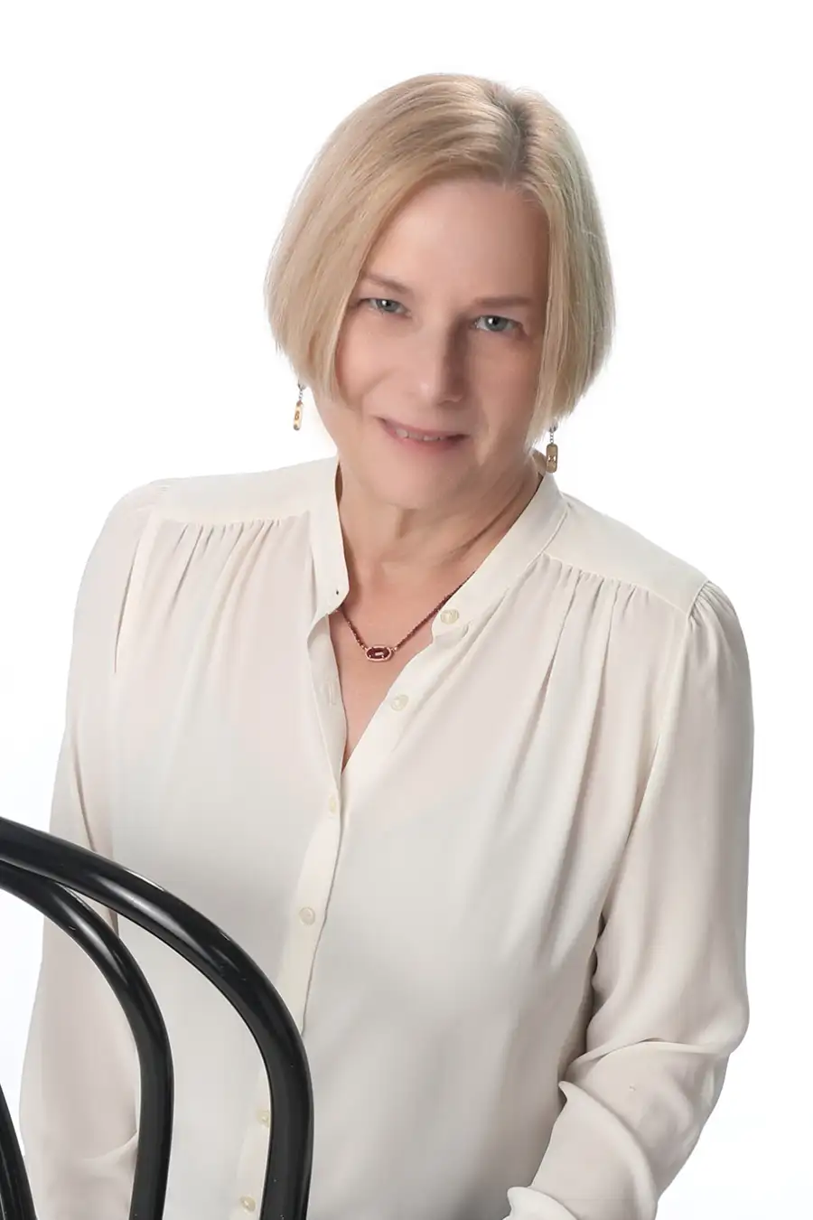 Main Image Supporting the Content of mardi-long-author